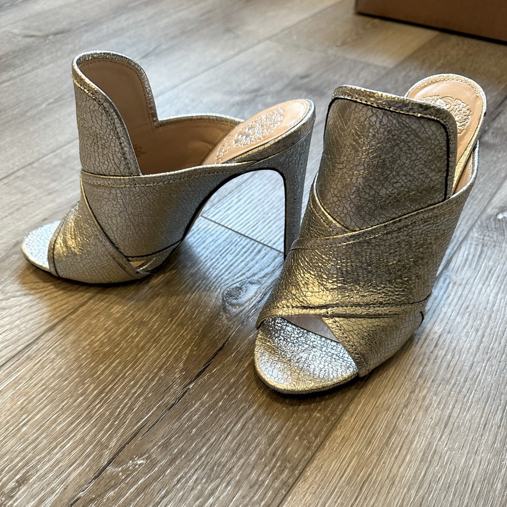 Vince Camaro Kizzie metallic mules size 37